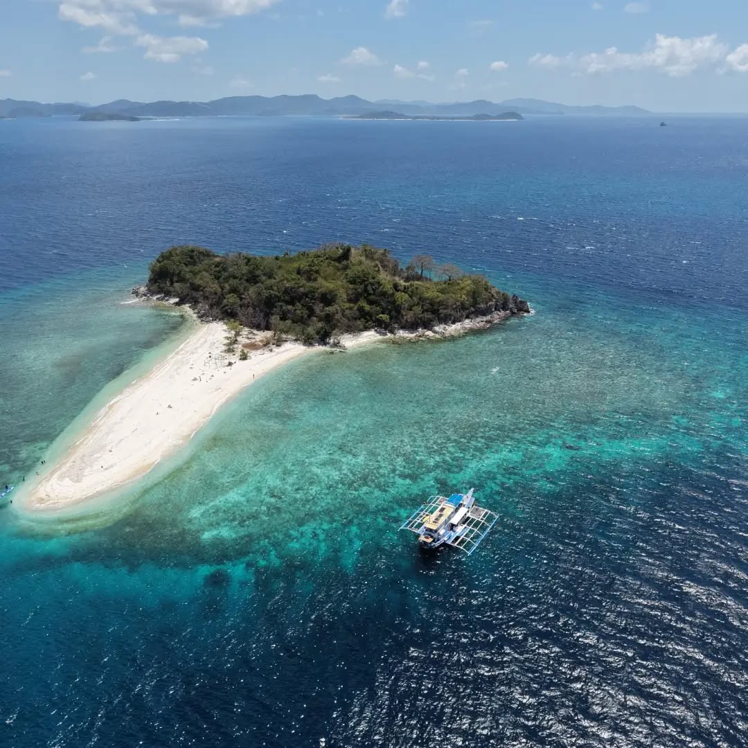Island expedition boat in the Philippines